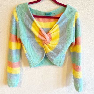 HOT & DELICIOUS - Cropped Sweater With A Twist L